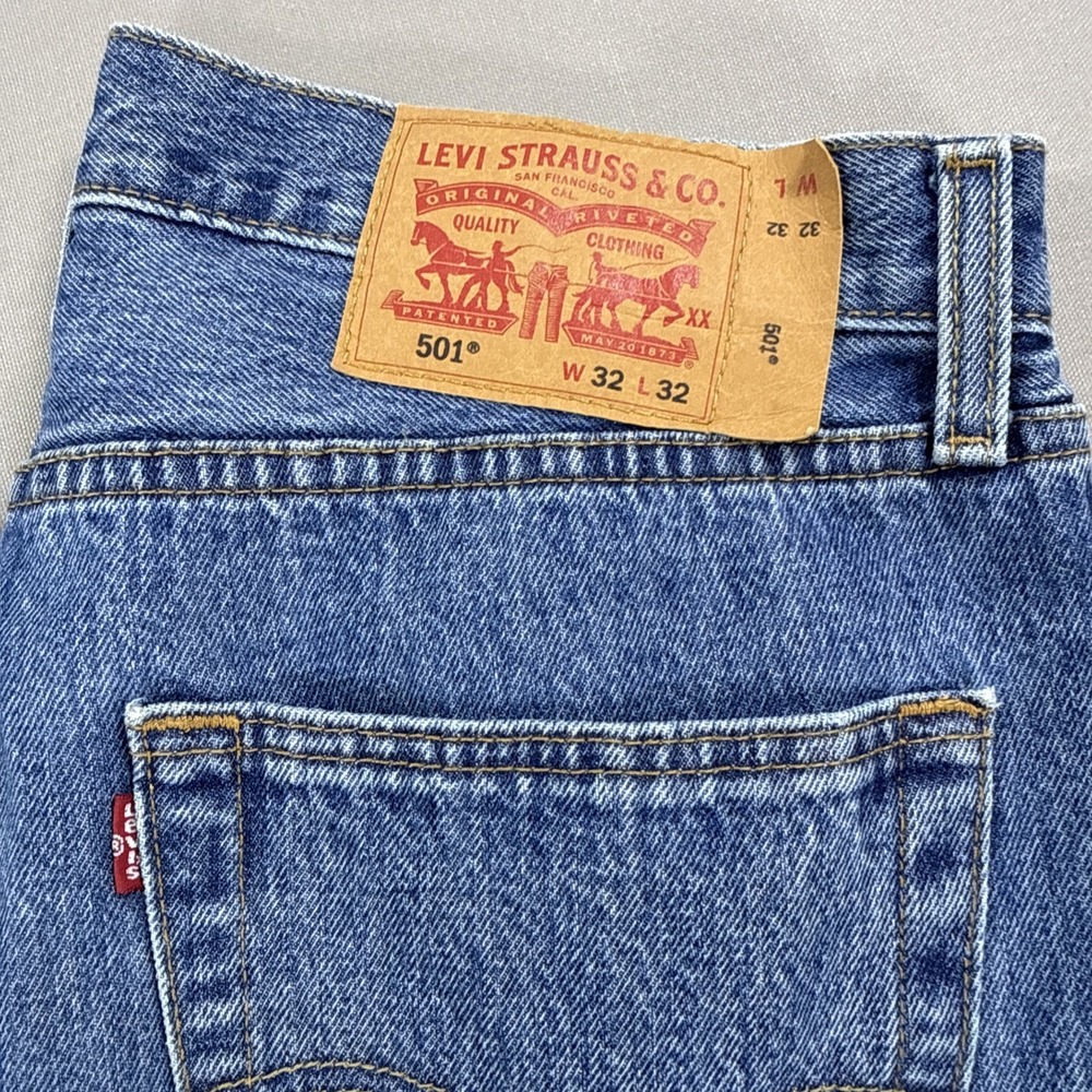 Levi's 501 Jeans Mens 32x32  Blue Button Fly Straight Leg Denim Classic - Picture 7 of 13